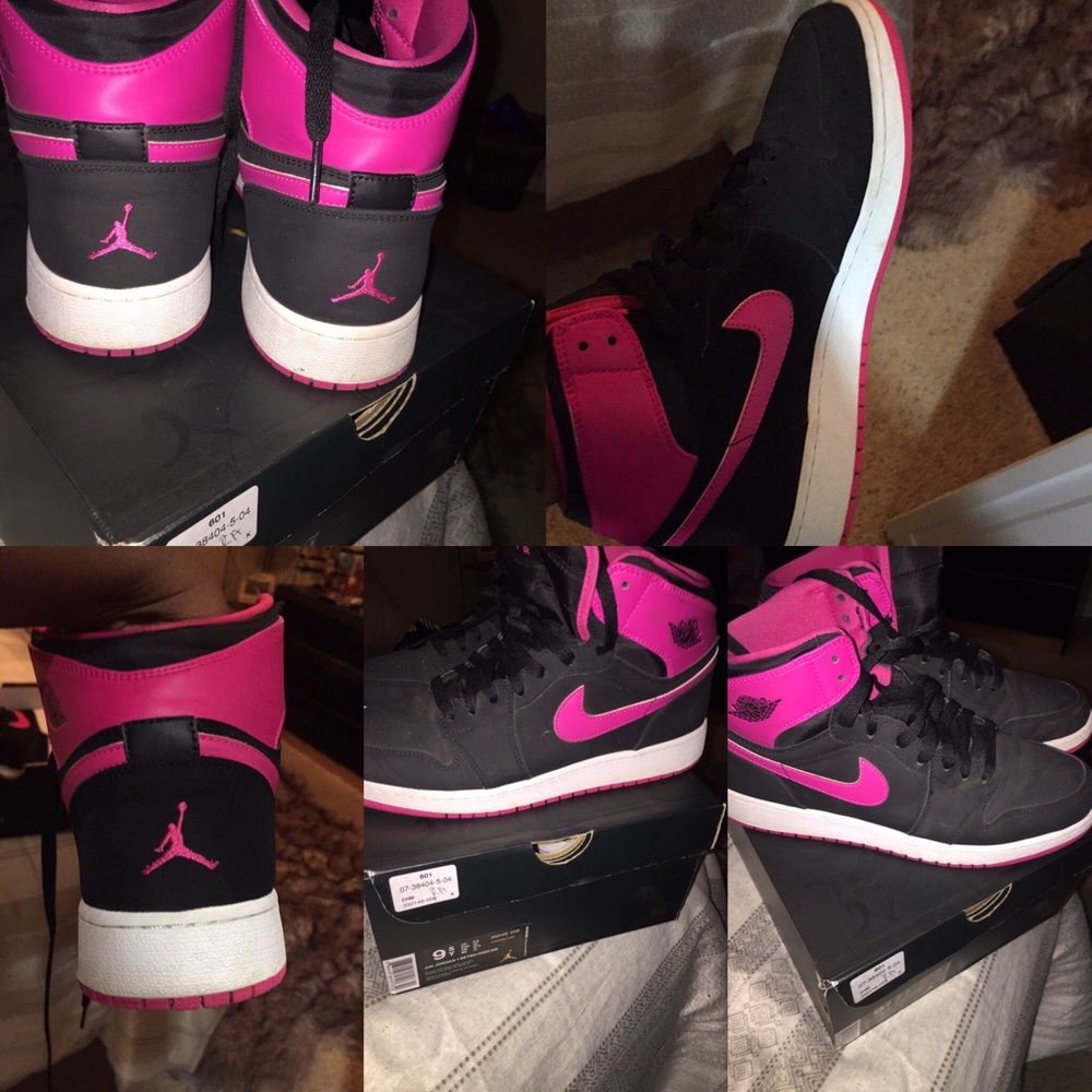Black and pink Air Jordan 1 Retro